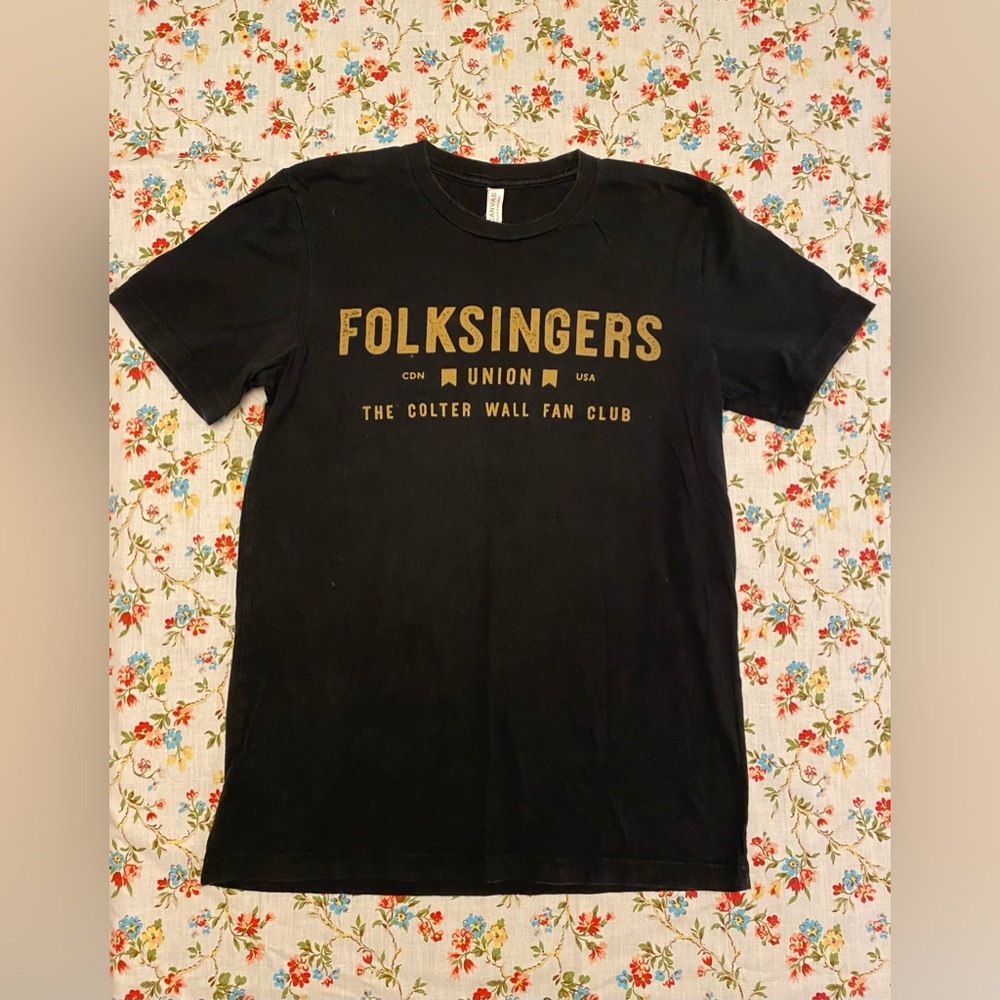 Colter Wall Folksingers Union fan club shirt size M.